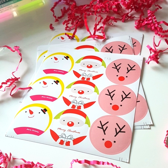 🎅🏼36 pcs NEW Merry Stickers 1.5" - Picture 1 of 6
